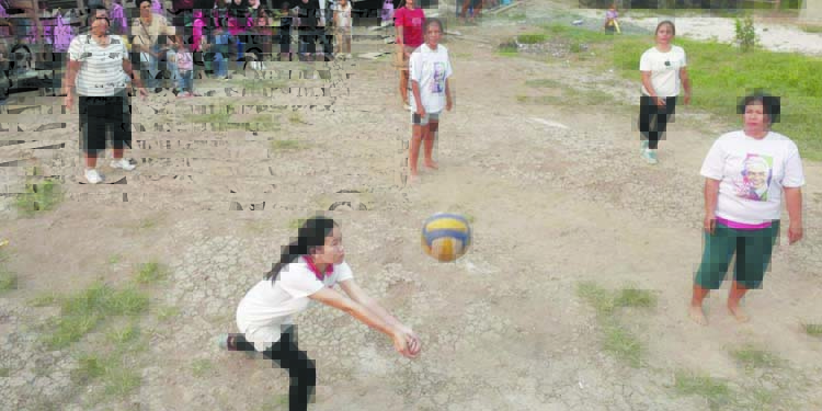 Terinspirasi Sosok Ganjar Gemar Olahraga, Puluhan Perempuan Antusias Ikuti Lomba Voli di Kabupaten Pulang Pisau