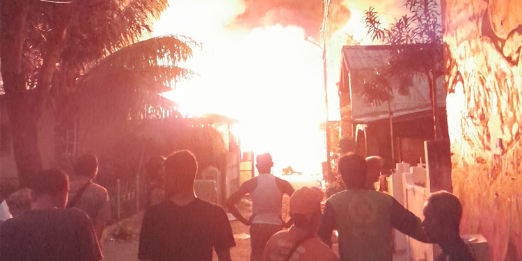 Kebakaran Hebat di Kebayoran Lama, 167 Personel Damkar Dikerahkan